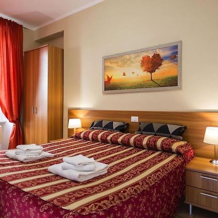 B&B Colosseum Rooms โรม ภายนอก รูปภาพ