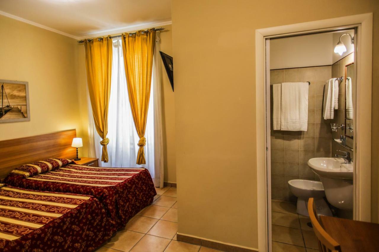 B&B Colosseum Rooms โรม ภายนอก รูปภาพ